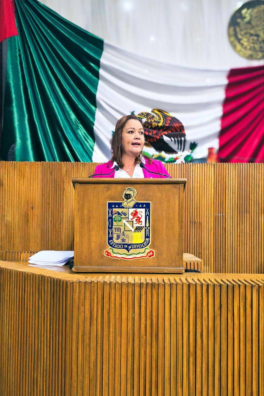 Diputada Rocío Montalvo propone reforma para apoyar a operadores de transporte en Nuevo León