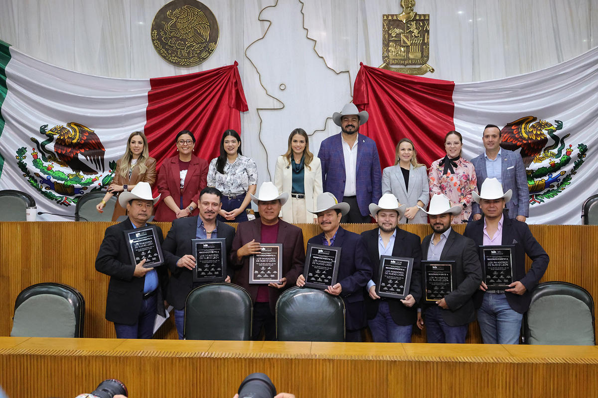 RINDE CONGRESO HOMENAJE A LOS INVASORES DE NUEVO LEÓN